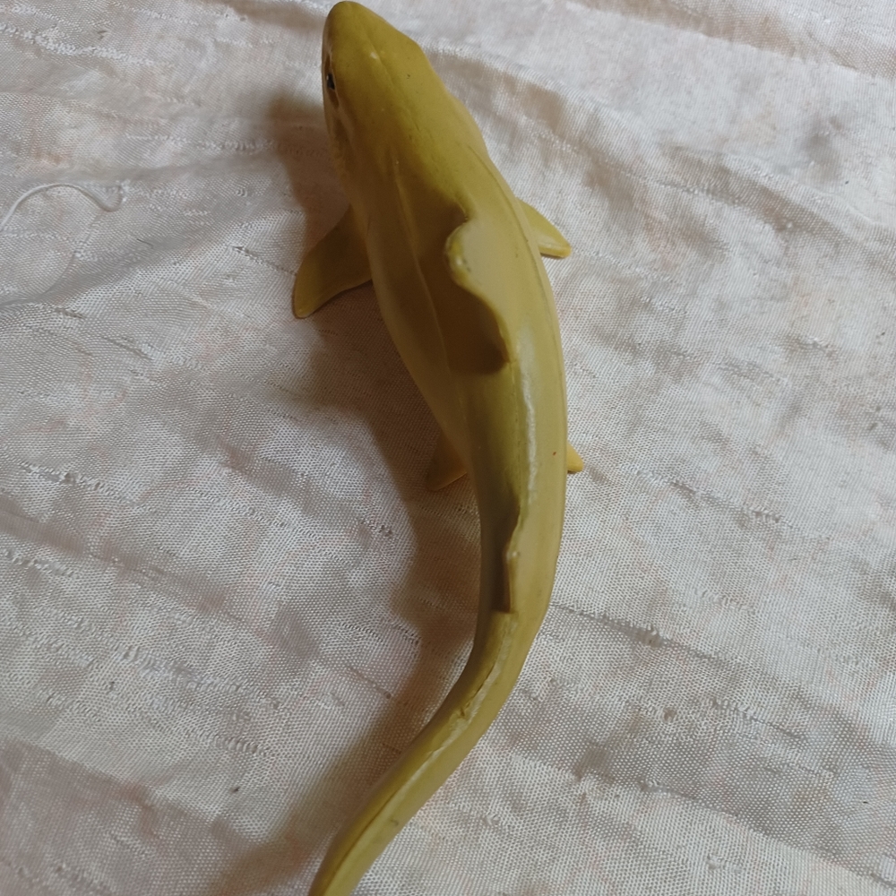 Lemon Shark, Very Nice Plastic Replica 6-inch replacement toy - Picture 8 of 12